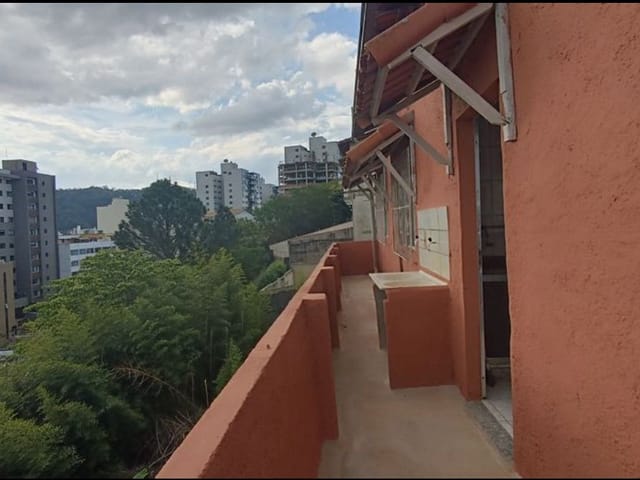 Casa com 318m² 3 quartos e 4 banheiros, à venda, no bairro Bom Pastor em Juiz de Fora