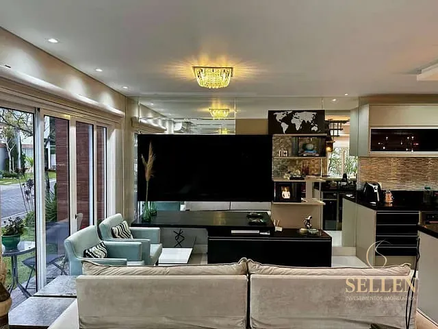 Casa com 275m² 3 quartos e 3 banheiros, à venda, no bairro São Judas Tadeu em Balneário Camboriú