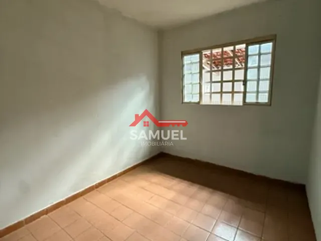 Casa 4 quartos e 1 banheiro, à venda, no bairro Taguatinga Sul em Brasília