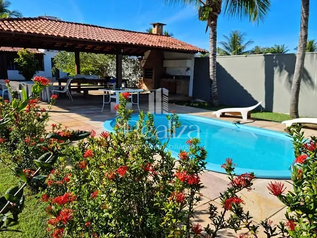 Casa com 1360m² 4 quartos e 4 banheiros, à venda, no bairro Olivença em Ilhéus