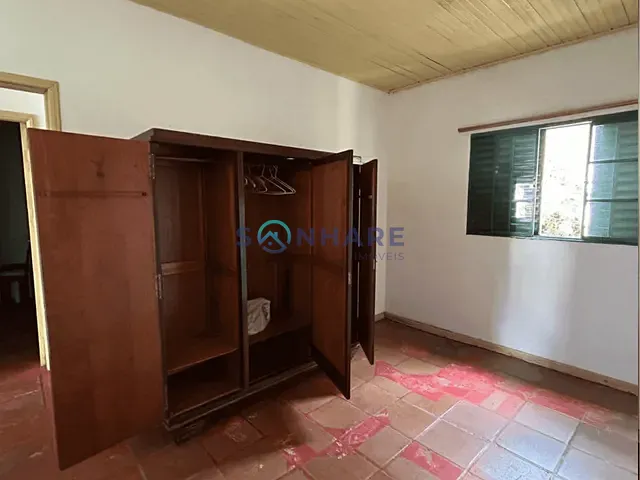Casa com 265m² 2 quartos e 2 banheiros, à venda, no bairro Centro em Tomazina