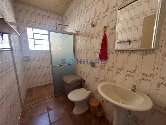 Casa com 265m² 2 quartos e 2 banheiros, à venda ou para alugar, no bairro Centro em Tomazina
