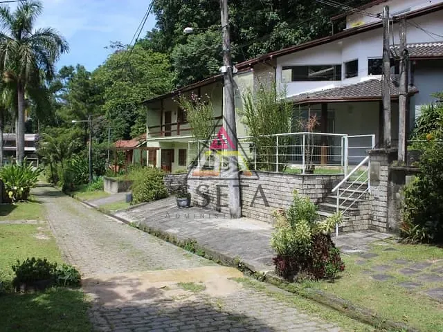 Casa com 600m² 4 quartos e 4 banheiros, à venda, no bairro Limoeiro em Guapimirim