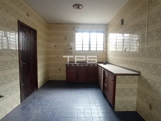 Casa com 253m² 3 quartos e 2 banheiros, à venda, no bairro Jardim Santa Cruz em Taubaté