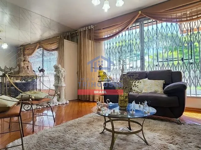 Casa com 378m² 3 quartos e 3 banheiros, à venda, no bairro Uberaba em Curitiba