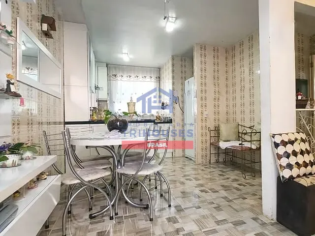 Casa com 378m² 3 quartos e 3 banheiros, à venda, no bairro Uberaba em Curitiba