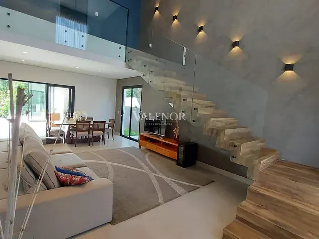 Casa com 300m² 3 quartos e 4 banheiros, à venda, no bairro Jardim Celeste em Jundiaí