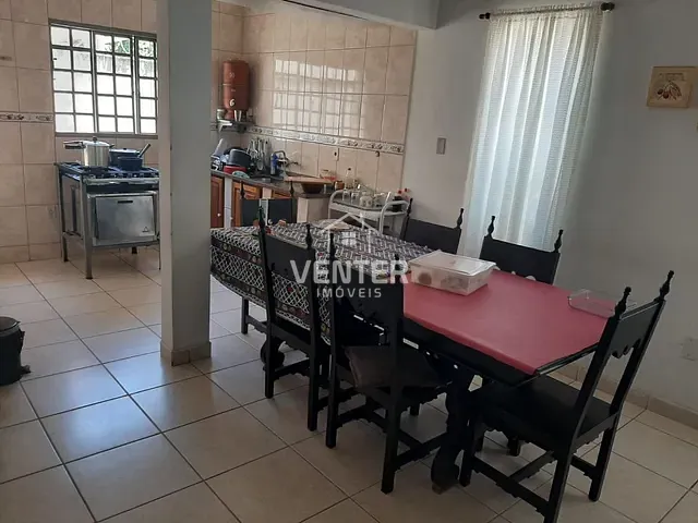 Casa com 300m² 4 quartos e 3 banheiros, à venda, no bairro Campos Elíseos em Taubaté
