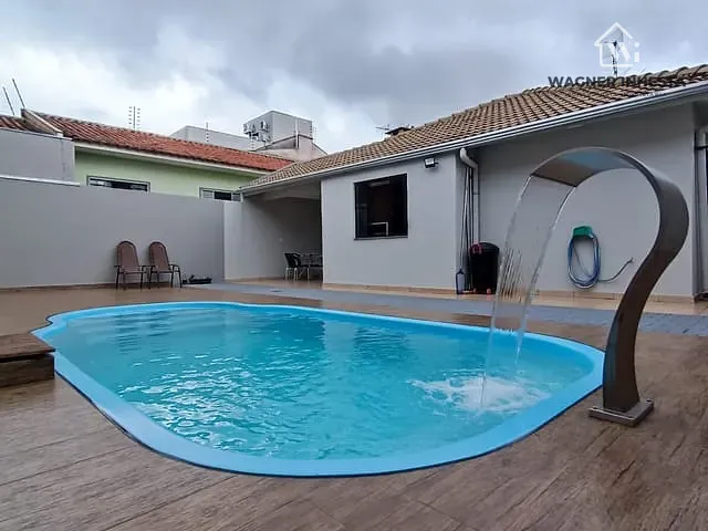 Casa com 300m² 3 quartos e 2 banheiros, à venda, no bairro Jardim Brasil em Maringá