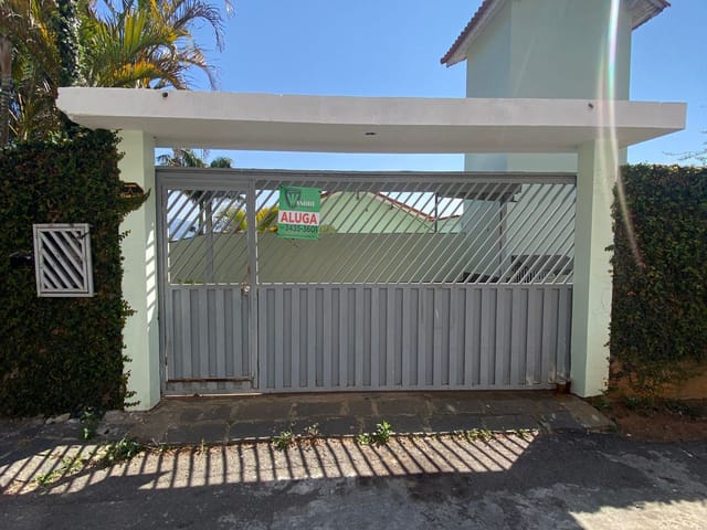 Casa 2 quartos e 2 banheiros, para alugar, no bairro Agenor em Extrema