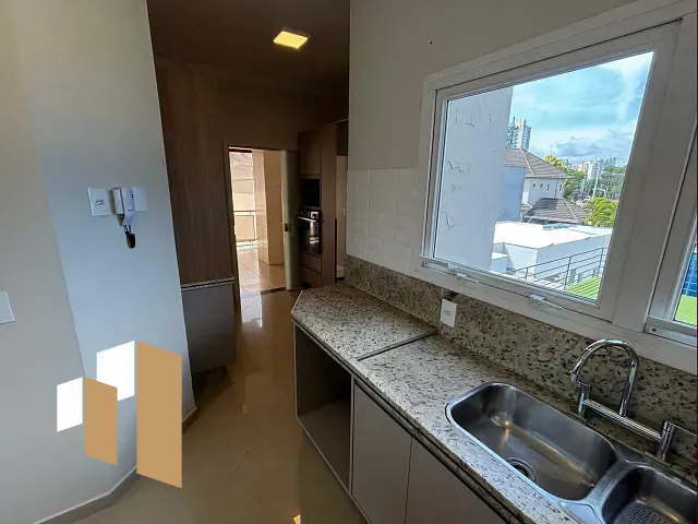 Sobrado 3 quartos e 4 banheiros, para alugar, no bairro Centro em Indaiatuba