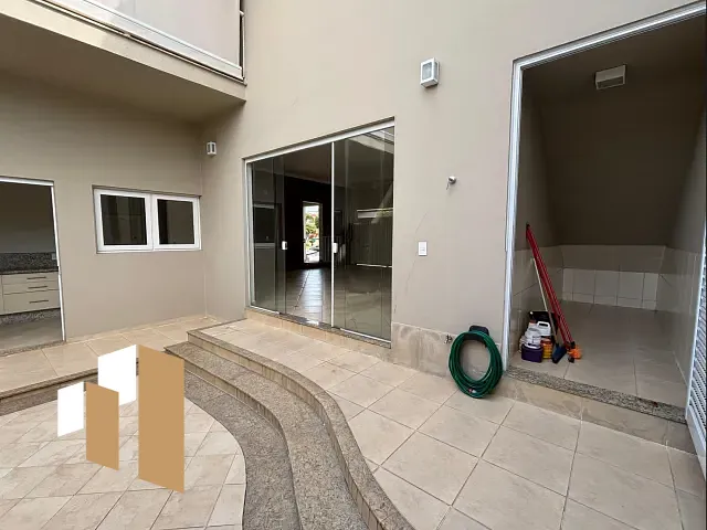 Sobrado 3 quartos e 4 banheiros, para alugar, no bairro Centro em Indaiatuba