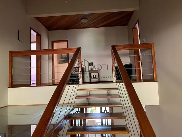 Casa com 1000m² 5 quartos e 6 banheiros, à venda, no bairro Fazenda Paião em Guararema