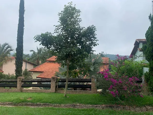 Casa com 1000m² 5 quartos e 6 banheiros, à venda, no bairro Fazenda Paião em Guararema