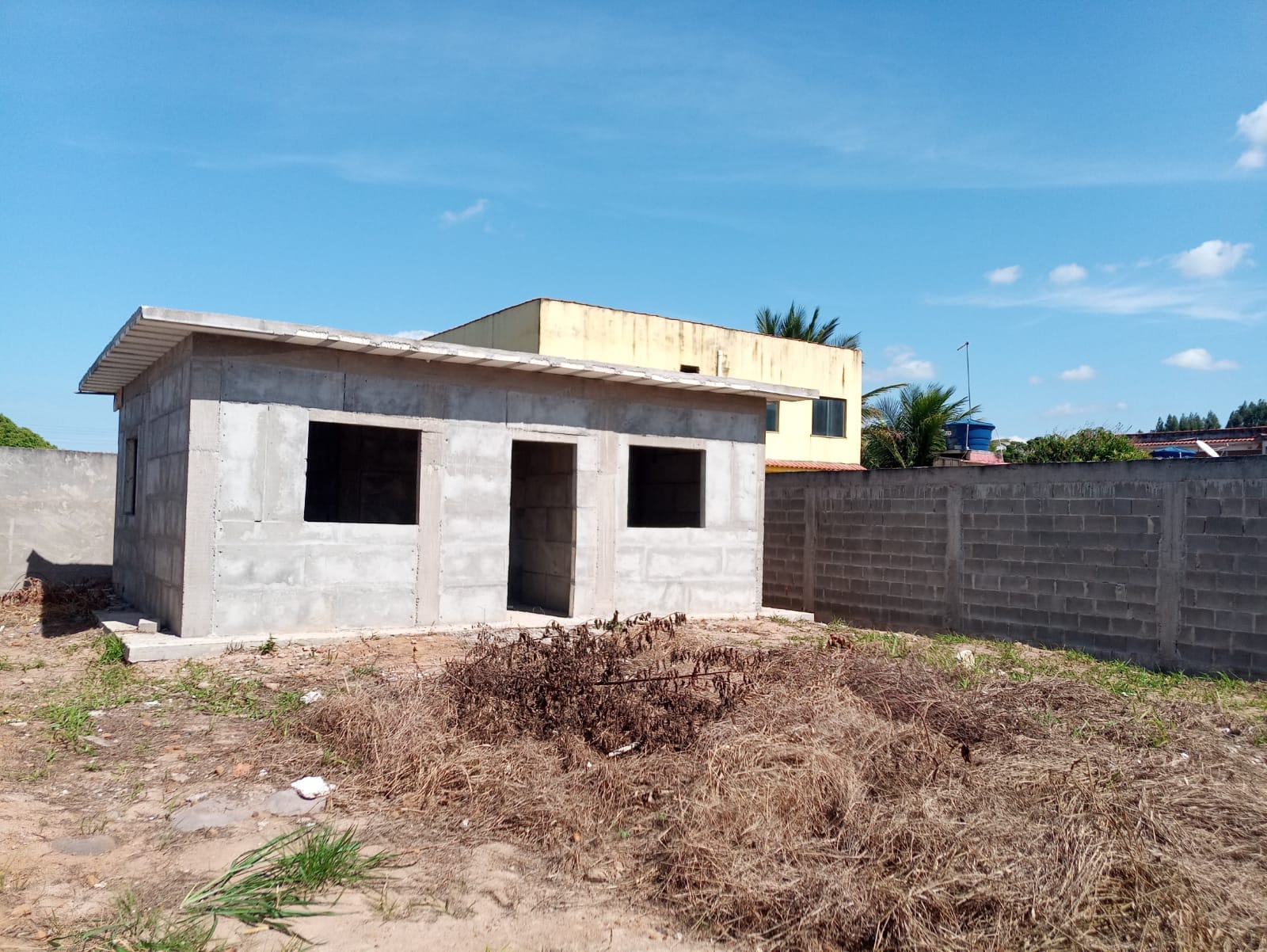 https://static.arboimoveis.com.br/CA0014_ALEXMO/casaavendacostaazulfundaoes_1629747639570.jpg