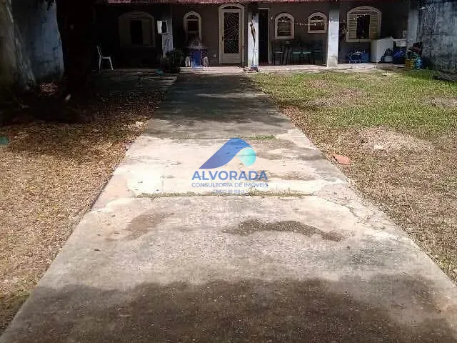Casa com 300m² 2 quartos e 1 banheiro, à venda, no bairro Sumaré em Caraguatatuba