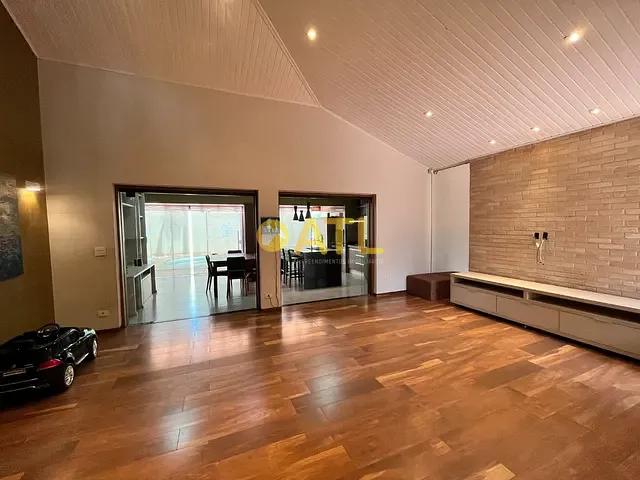 Casa com 525m² 3 quartos e 4 banheiros, à venda, no bairro Nova Ourinhos em Ourinhos