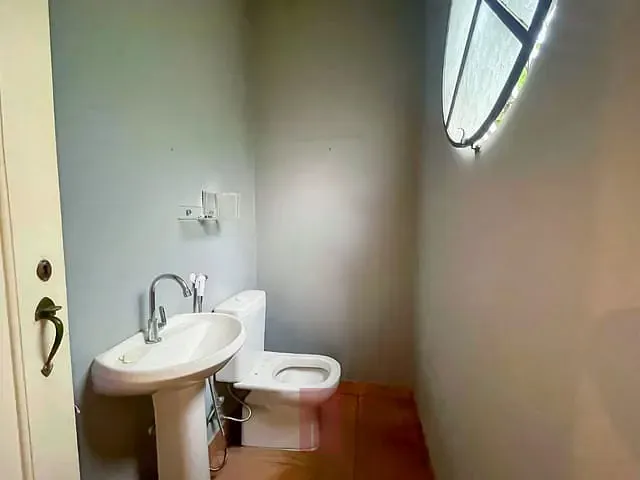 Casa com 892m² 4 quartos e 2 banheiros, à venda, no bairro Vila Nova Conceição em São Paulo
