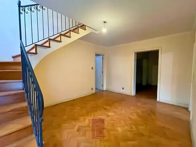 Casa com 892m² 4 quartos e 2 banheiros, à venda, no bairro Vila Nova Conceição em São Paulo