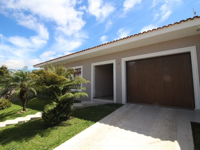 Casa com 675m² 3 quartos e 4 banheiros, à venda, no bairro Orfãs em Ponta Grossa