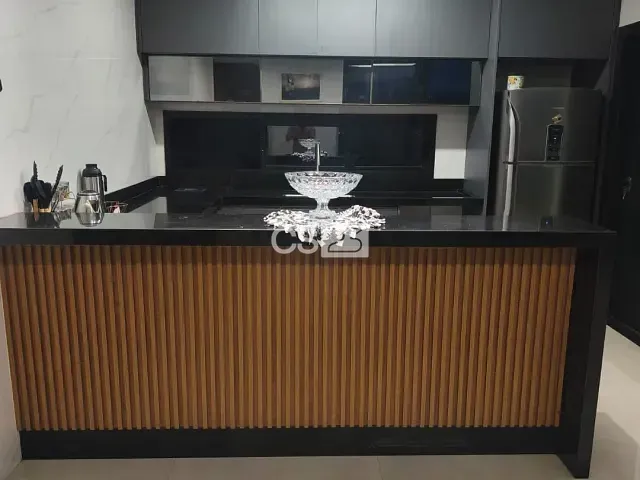 Casa com 253m² 3 quartos e 1 banheiro, à venda, no bairro Gleba Simon Frazer em Londrina