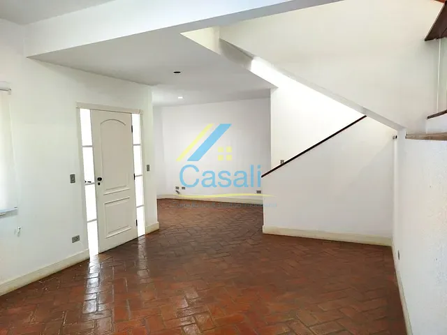 Casa com 230m² 3 quartos e 3 banheiros, à venda, no bairro Vila Irene em São Roque