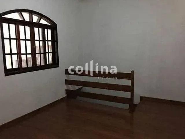 Casa com 240m² 3 quartos e 2 banheiros, à venda, no bairro Vila Sul Americana em Carapicuíba