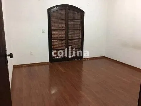 Casa, 3 quartos, 240 m² - Foto 2