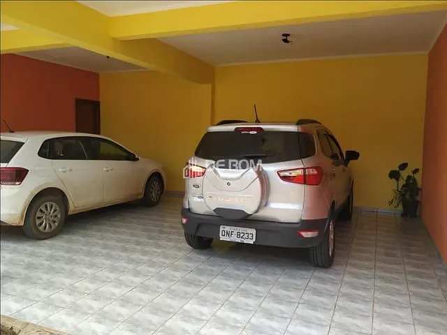 Casa com 300m² 3 quartos e 3 banheiros, à venda, no bairro São Geraldo em Poços de Caldas