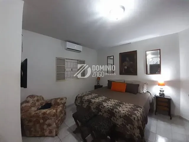 Casa com 288m² 3 quartos e 4 banheiros, à venda, no bairro Mercês em Uberaba