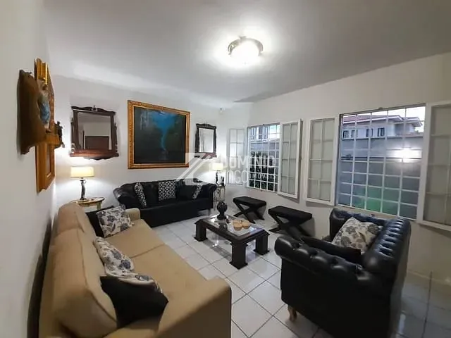 Casa com 288m² 3 quartos e 4 banheiros, à venda, no bairro Mercês em Uberaba