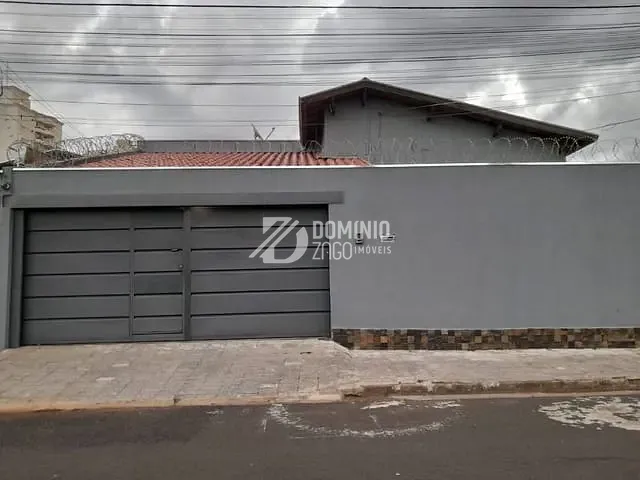 Casa com 288m² 3 quartos e 4 banheiros, à venda, no bairro Mercês em Uberaba