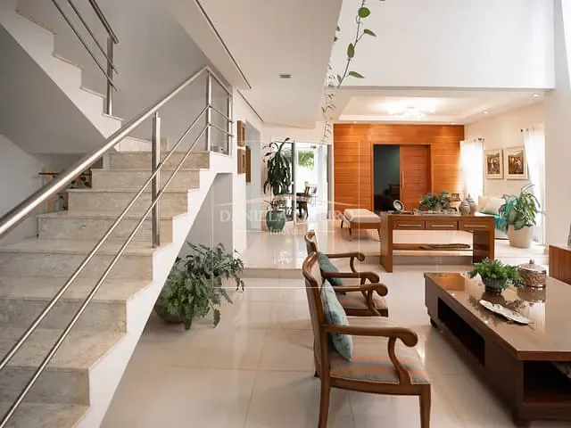 Casa com 555m² 4 quartos e 5 banheiros, à venda, no bairro Esperança em Londrina