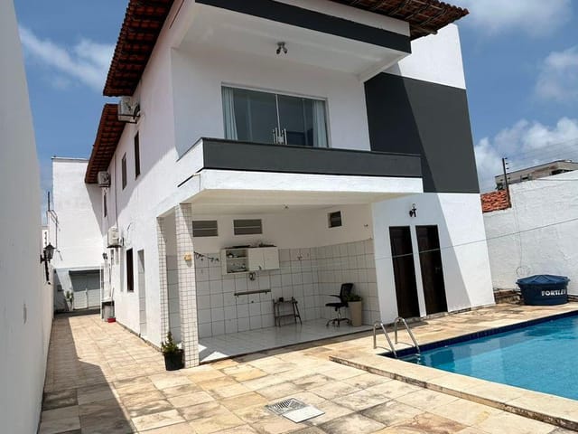 Casa 8 quartos e 6 banheiros, à venda ou para alugar, no bairro Renascença em São Luís