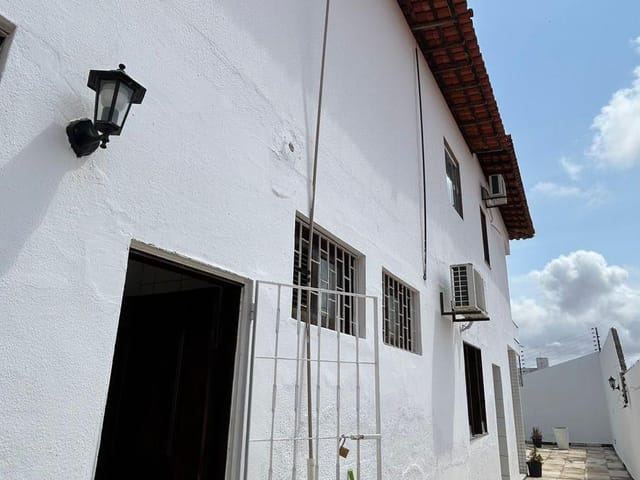 Casa 8 quartos e 6 banheiros, à venda ou para alugar, no bairro Renascença em São Luís