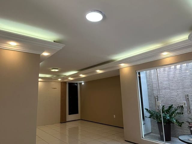 Casa 8 quartos e 6 banheiros, à venda ou para alugar, no bairro Renascença em São Luís