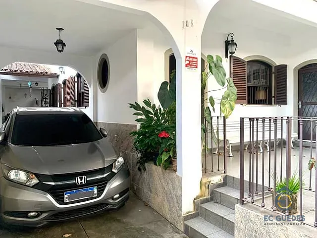 Casa com 300m² 4 quartos e 5 banheiros, à venda, no bairro Grajaú em Rio de Janeiro