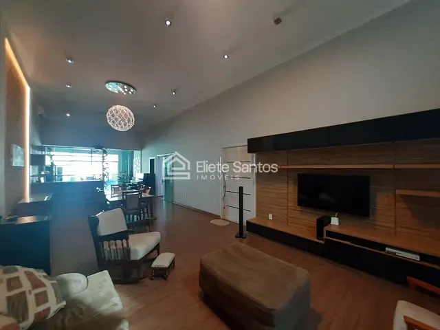 Casa com 426m² 3 quartos e 2 banheiros, à venda, no bairro Chácara Letônia em Americana