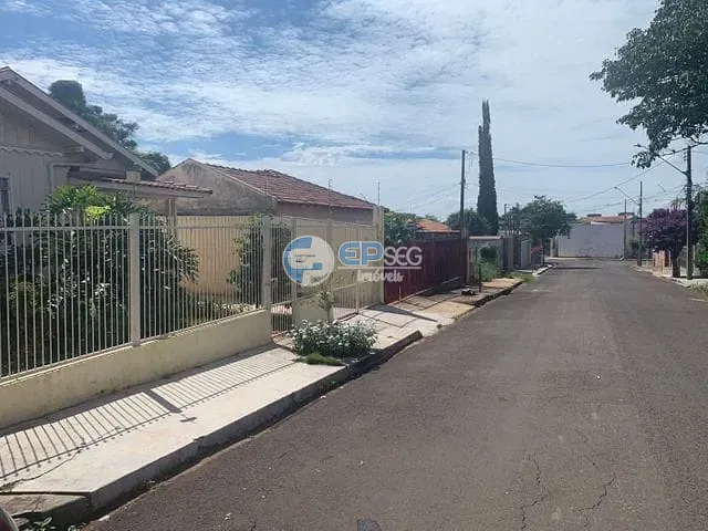 Casa com 300m² 3 quartos e 2 banheiros, à venda, no bairro Cambará em Londrina
