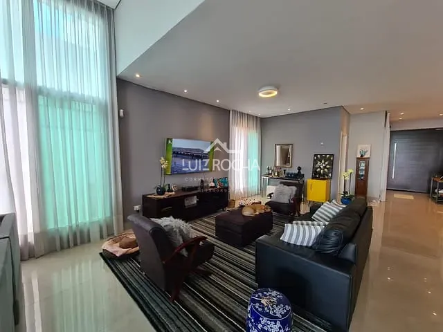Casa com 850m² 3 quartos e 5 banheiros, à venda, no bairro CONDOMINIO VINTAGE em Cotia