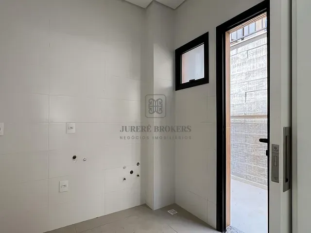 Casa 3 quartos e 4 banheiros, à venda, no bairro Cacupé em Florianópolis