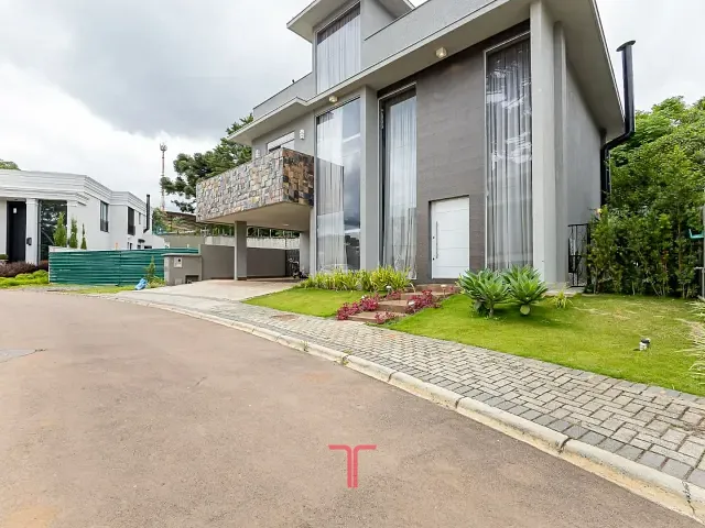 Casa com 310m² 5 quartos e 7 banheiros, à venda, no bairro Campo Comprido em Curitiba