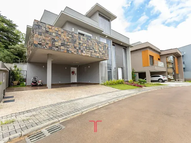 Casa com 310m² 5 quartos e 7 banheiros, à venda, no bairro Campo Comprido em Curitiba