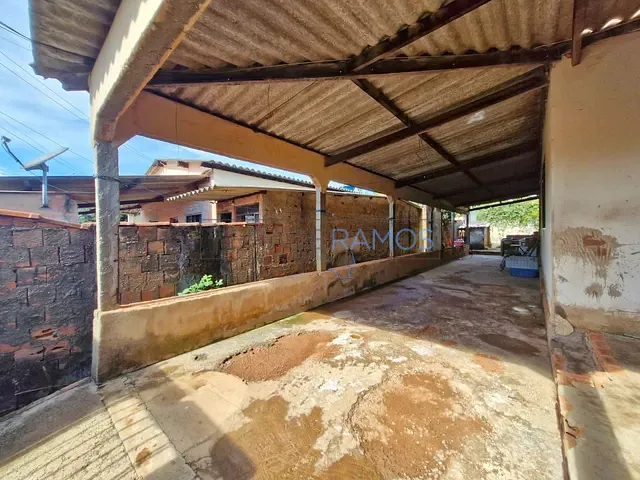 Casa com 360m² 3 quartos e 2 banheiros, à venda, no bairro Sítios Santa Luzia em Aparecida de Goiânia
