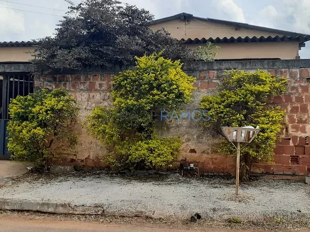 Casa com 360m² 3 quartos e 2 banheiros, à venda, no bairro Sítios Santa Luzia em Aparecida de Goiânia