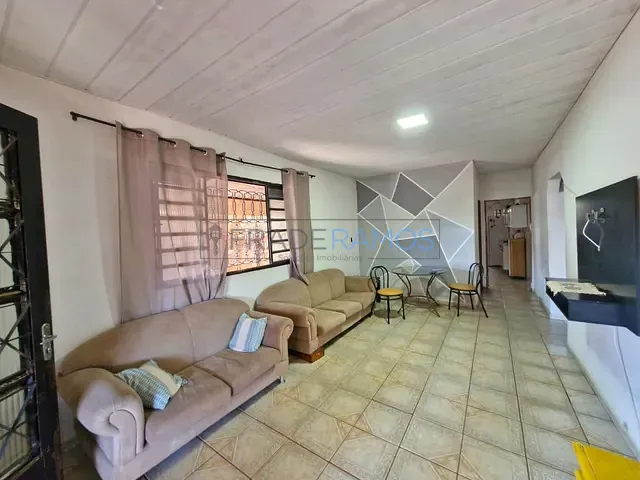 Casa com 360m² 3 quartos e 2 banheiros, à venda, no bairro Sítios Santa Luzia em Aparecida de Goiânia