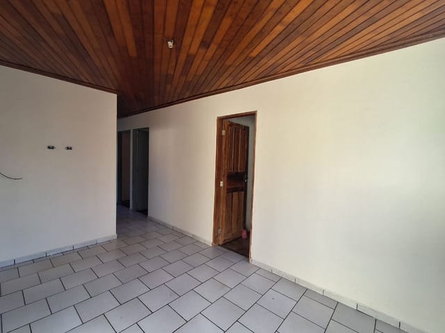 Casa com 170m² 3 quartos e 1 banheiro, à venda ou para alugar, no bairro Nucleo Habitacional Thereza Maria Barbieri em Birigui