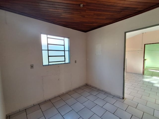 Casa com 170m² 3 quartos e 1 banheiro, à venda ou para alugar, no bairro Nucleo Habitacional Thereza Maria Barbieri em Birigui