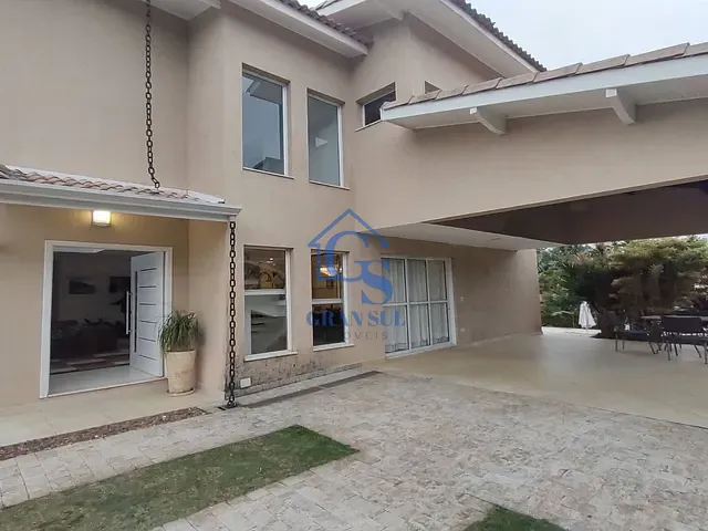 Casa com 800m² 3 quartos e 2 banheiros, à venda, no bairro Lagoa Grande em Embu-Guaçu