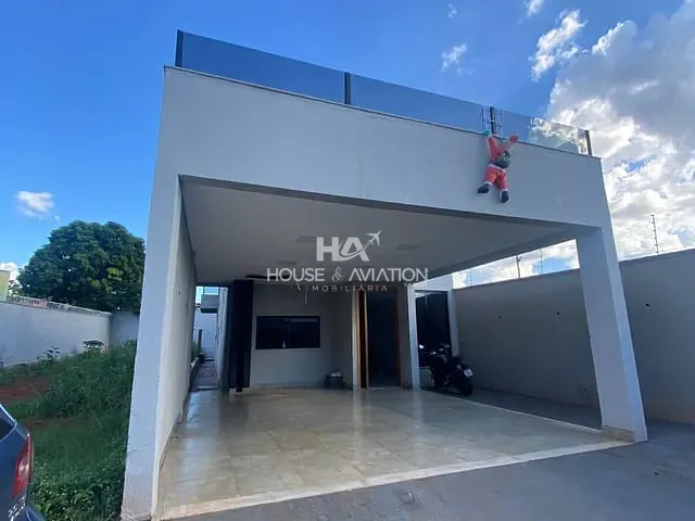 Casa com 604m² 4 quartos e 4 banheiros, à venda, no bairro Santa Genoveva em Goiânia
